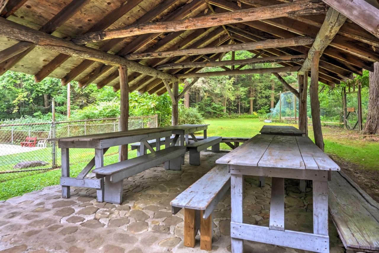Pet-Friendly Pennsylvania Vacation Rental With Pool! Laughlintown Екстер'єр фото